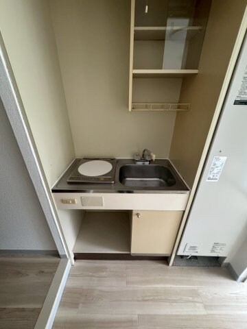 物件内観写真8　(コンパクトなキッチンで掃除もラクラク)