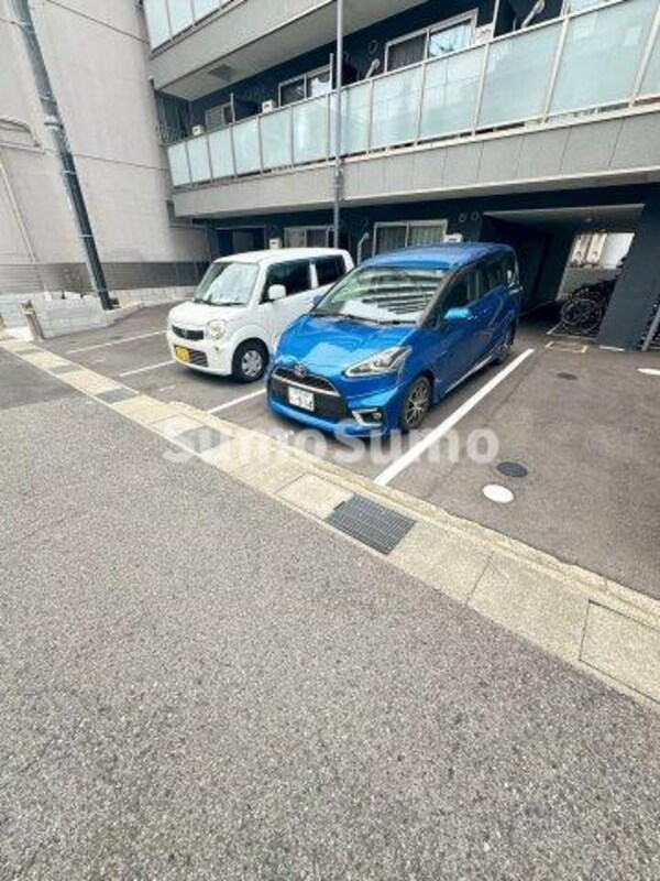 駐車場(駐車場です)