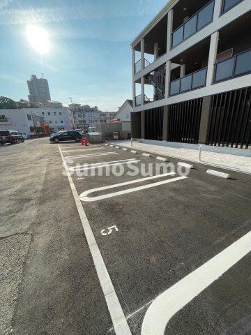 物件外観写真2　(カースペースがあります)