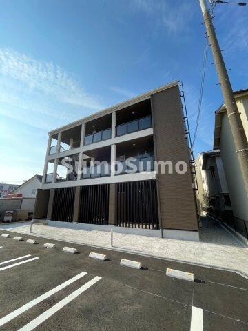 物件外観写真3　(きれいな外観です)