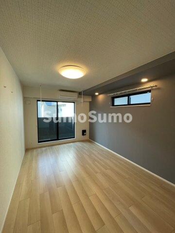 物件内観写真23　(ゆったりとした居間です)