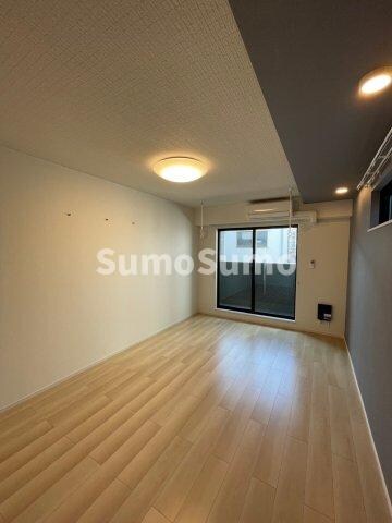 物件内観写真24　(個人の部屋や寝室として使える洋室です)