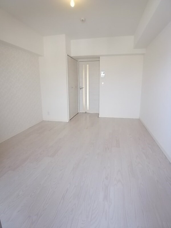 寝室(落ち着いて過ごせるお部屋なので、寝室にいかがでしょうか)