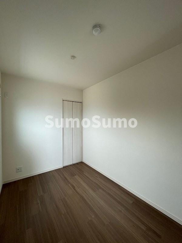 物件内観写真9　(使い勝手のいい寝室です)