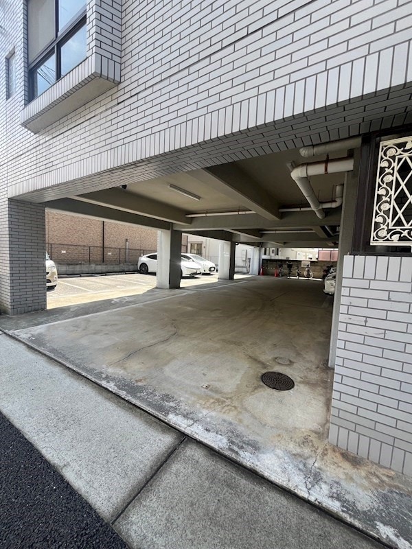 駐車場(駐車場に車を止められます)