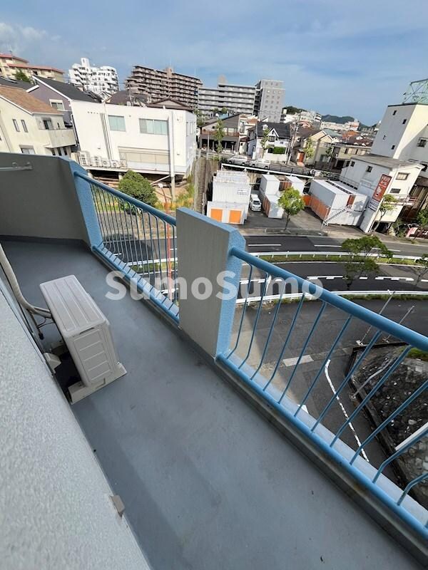 バルコニー(お洗濯にも便利なバルコニー付き)