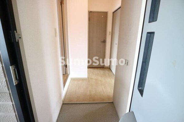 玄関(明るい玄関です)