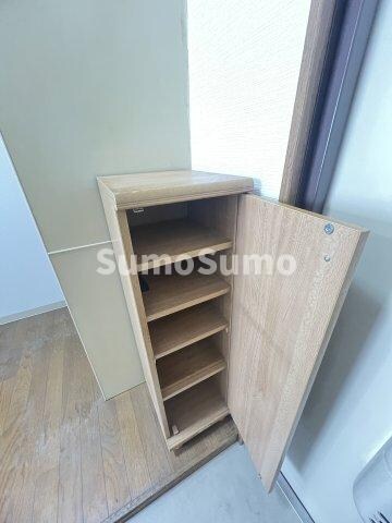 物件内観写真15　(大きなスペースがあり、収納には困りません)