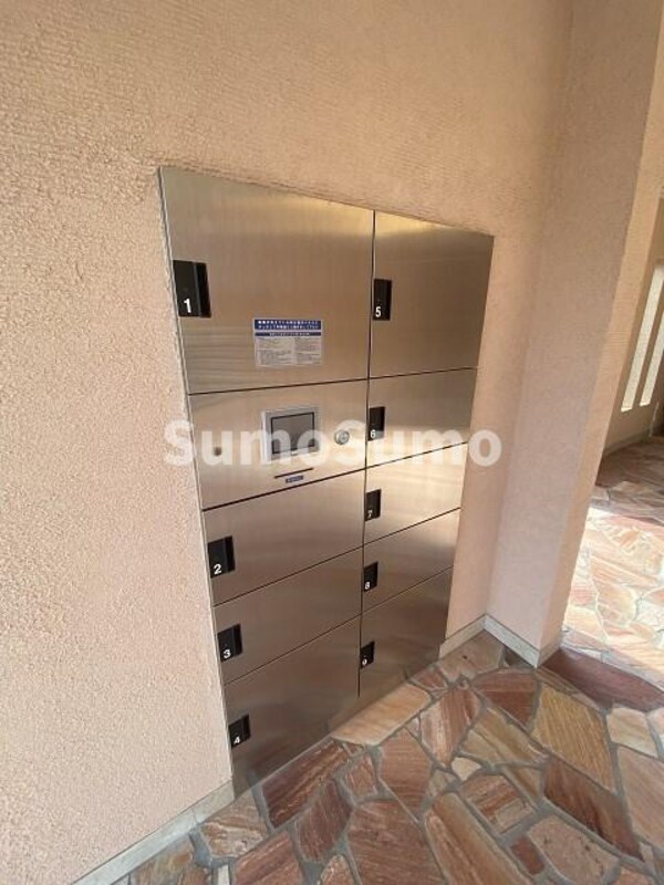 外観(便利な宅配ボックス完備♪)