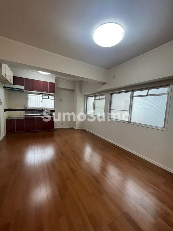 物件内観写真5　(ゆったり過ごせる居間です)