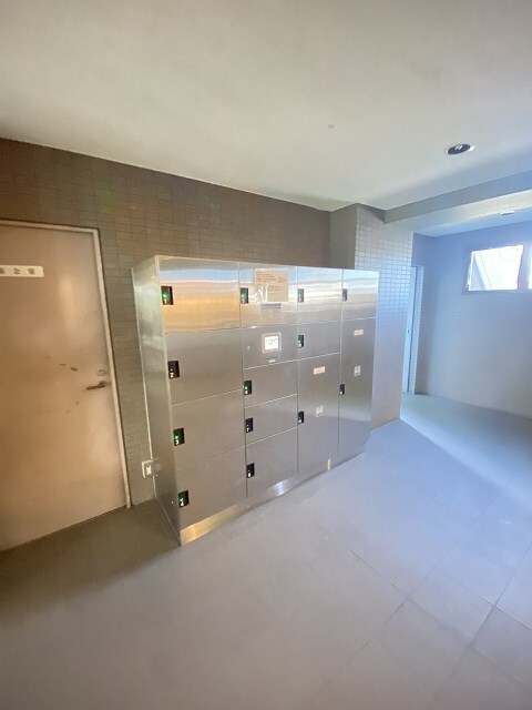 物件外観写真2　(便利な宅配ボックス完備♪)