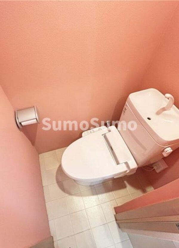 トイレ(コンパクトで使いやすいトイレです)