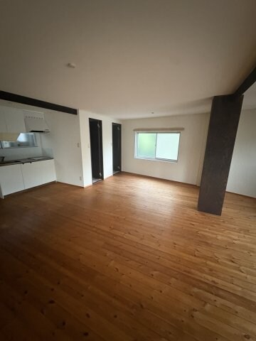 物件内観写真3　(使いやすいリビングです)