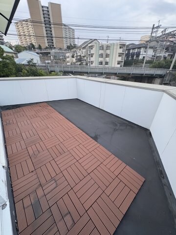 物件内観写真8　(バルコニーからの眺めを楽しみながら食事をしませんか)