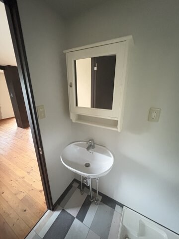 物件内観写真10　(脱衣スペースもあります)