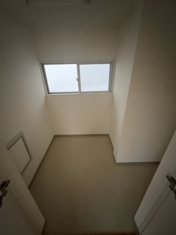 物件内観写真11　(たっぷりとした収納スペースです)