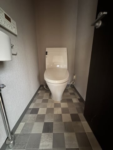 物件内観写真16　(トイレもきれいです)