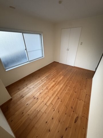 物件内観写真21　(落ち着いた色調の洋室です)