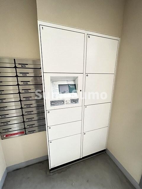 物件外観写真2　(便利な宅配ボックス完備♪)