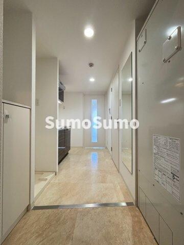 物件外観写真2　(建物の内部です)