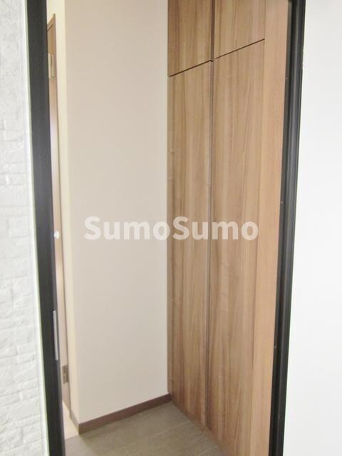 物件内観写真12　(たっぷりとした収納スペースです)