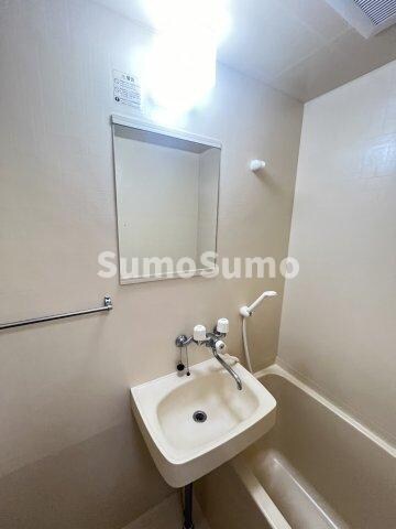 物件内観写真5　(忙しい朝には欠かせない洗面所です)