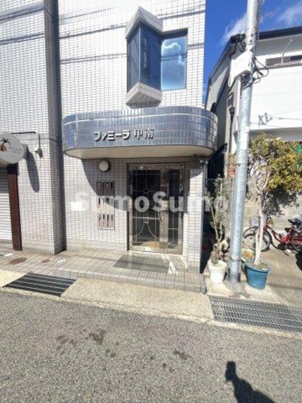 エントランス(毎日通るエントランスはこのようになっています)