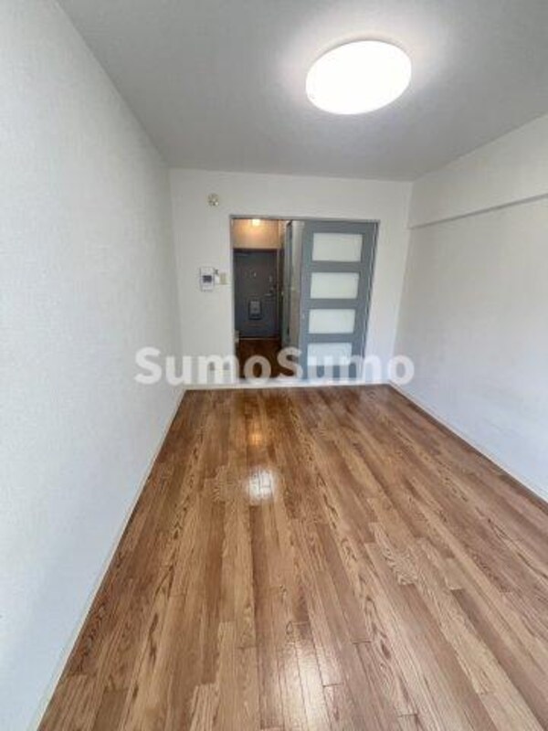 居室(使いやすいリビングです)