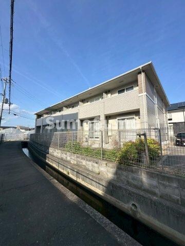 物件外観写真1　(おしゃれな外観です)