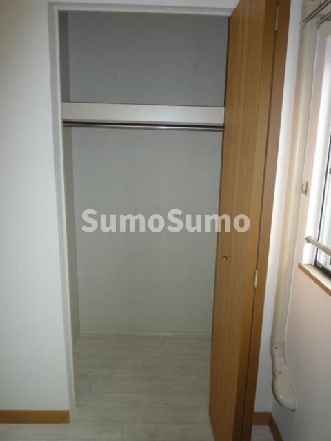 物件内観写真9　(ちょっとした収納スペースも充実しています)