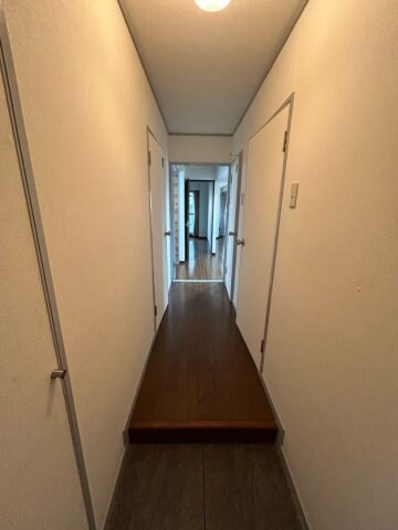 物件内観写真3　(シンプルで使いやすい玄関です)