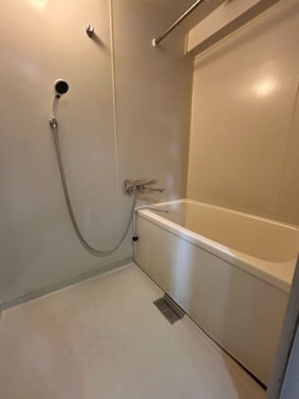 浴室(お風呂で日々の疲れを落としましょう)