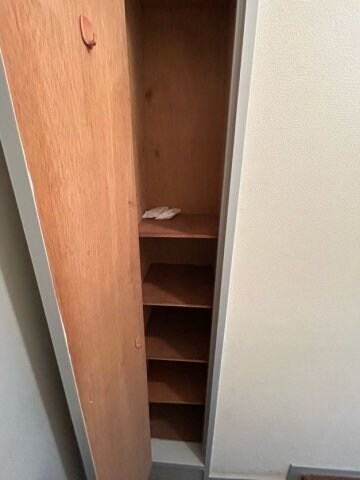 物件内観写真23　(収納豊富です)