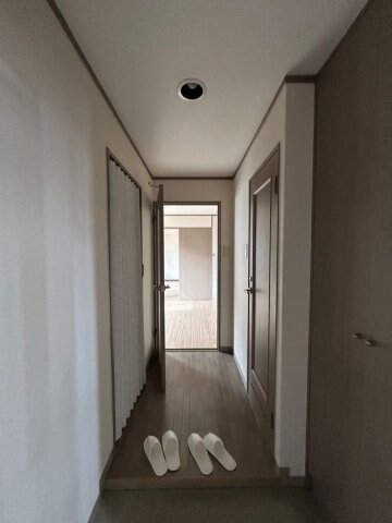 物件内観写真8　(シンプルで使いやすい玄関です)
