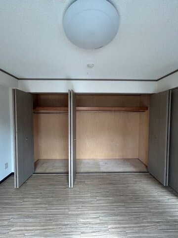 物件内観写真23　(ちょっとした収納スペースも充実しています)