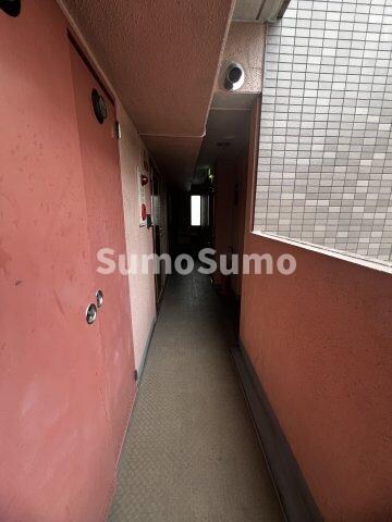 物件外観写真2　(建物の内部です)