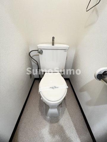 物件内観写真12　(ゆったりとした空間のトイレです)