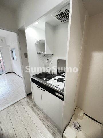 物件内観写真17　(コンパクトなキッチンで掃除もラクラク)