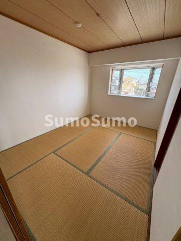 和室(和室があると、家にあたたかい雰囲気が生まれます)