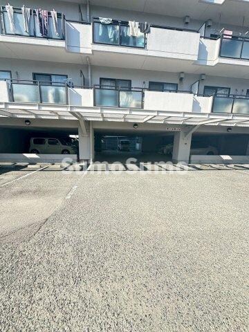 物件外観写真2　(駐車場があります)