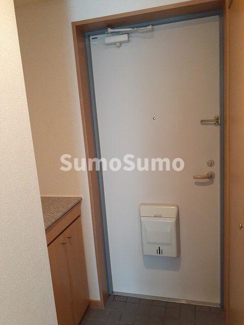 物件内観写真3　(落ち着いた玄関です)