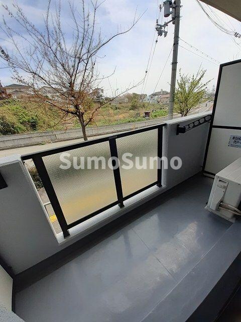 物件内観写真12　(暖かな日差しのふりそそぐバルコニー)