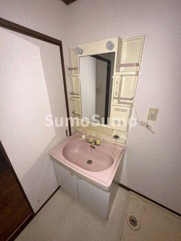 物件内観写真7　(忙しい朝には欠かせない洗面所です)