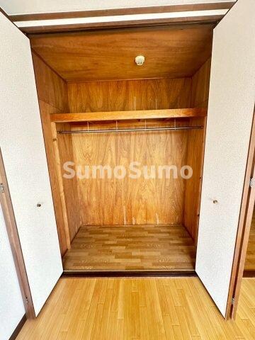 物件内観写真19　(収納豊富です)