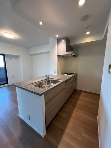 物件内観写真16　(コンパクトなキッチンで掃除もラクラク)