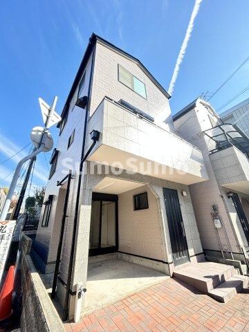 物件外観写真3　(外観もきれいです)