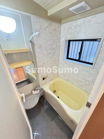 物件内観写真9　(落ち着いた空間のお風呂です)