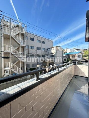 物件内観写真15　(広々としたバルコニーです)