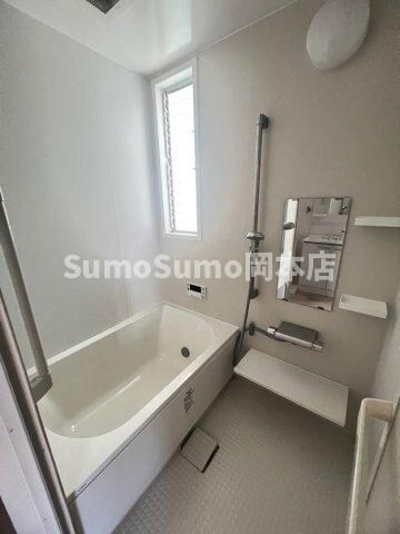 物件内観写真2　(落ち着いた空間のお風呂です)