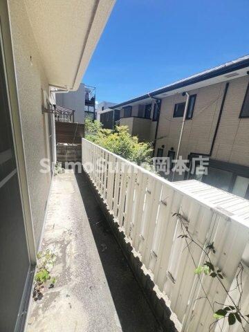 物件内観写真29　(開放的で明るい空間を演出してくれるバルコニーです)